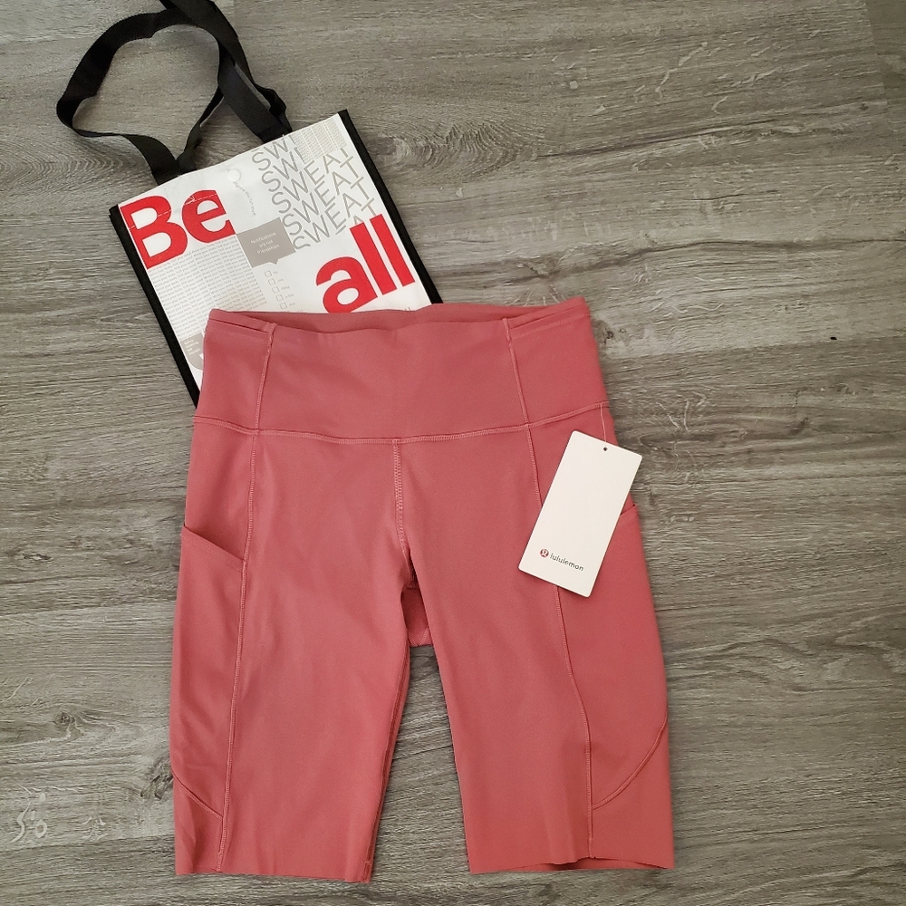 NWT Lululemon Fast and Free Short 10"